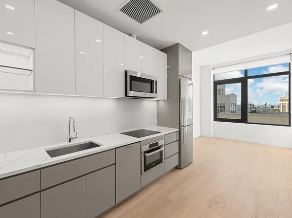 27-19 Thomson Ave #4A, Long Island City, NY 11101