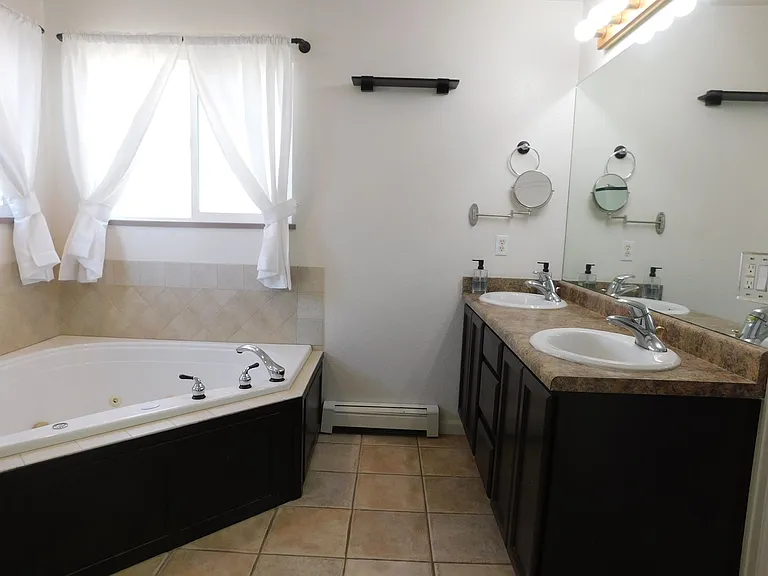 502 Garnet Dr — Photo 10
