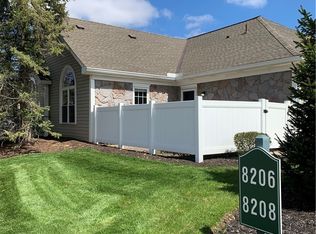 8208 Cyrus Ln, Northfield, OH