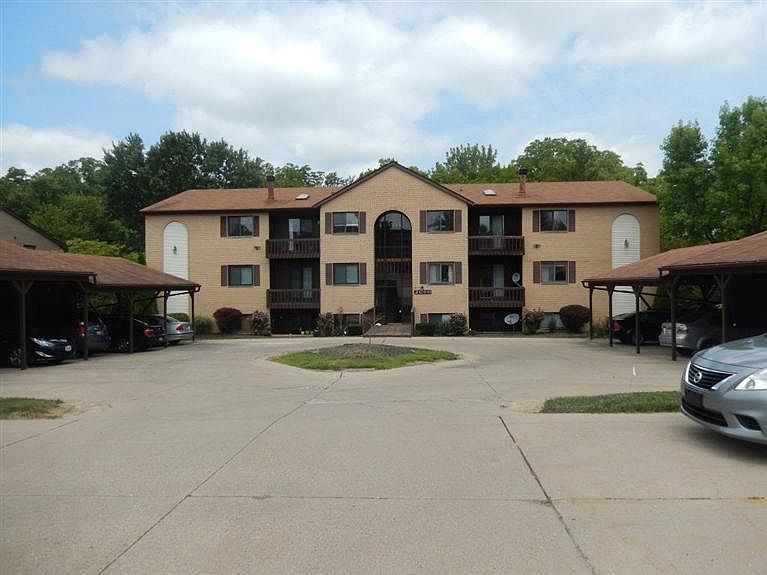 1st image of 2060 Woodtrail Dr APT 20