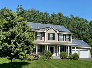 37 Schwinn Dr, Nashua, NH 03062