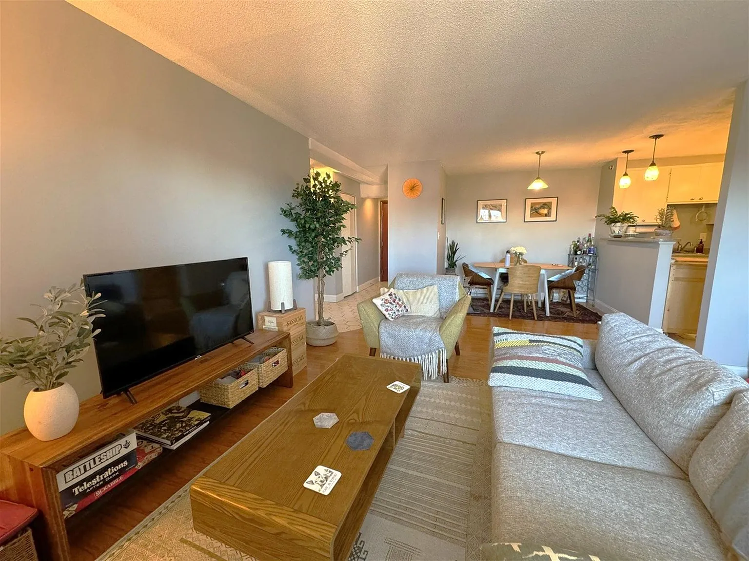 1 bed, 734 sqft, $2,450 — Photo 2