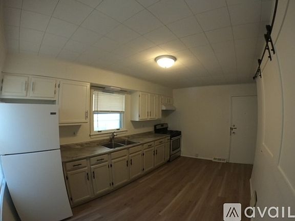 2nd image of 220 Marengo Ave