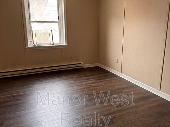 718 Centre St #2F