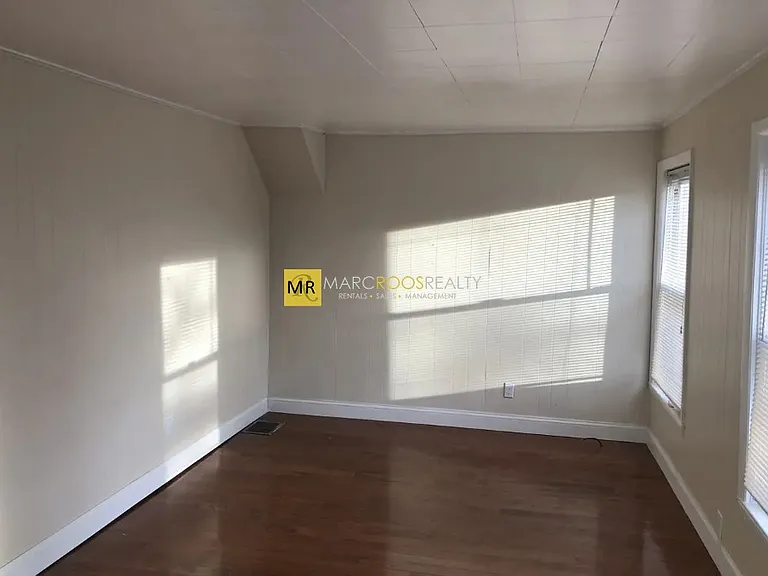 85R Glen St — Photo 7