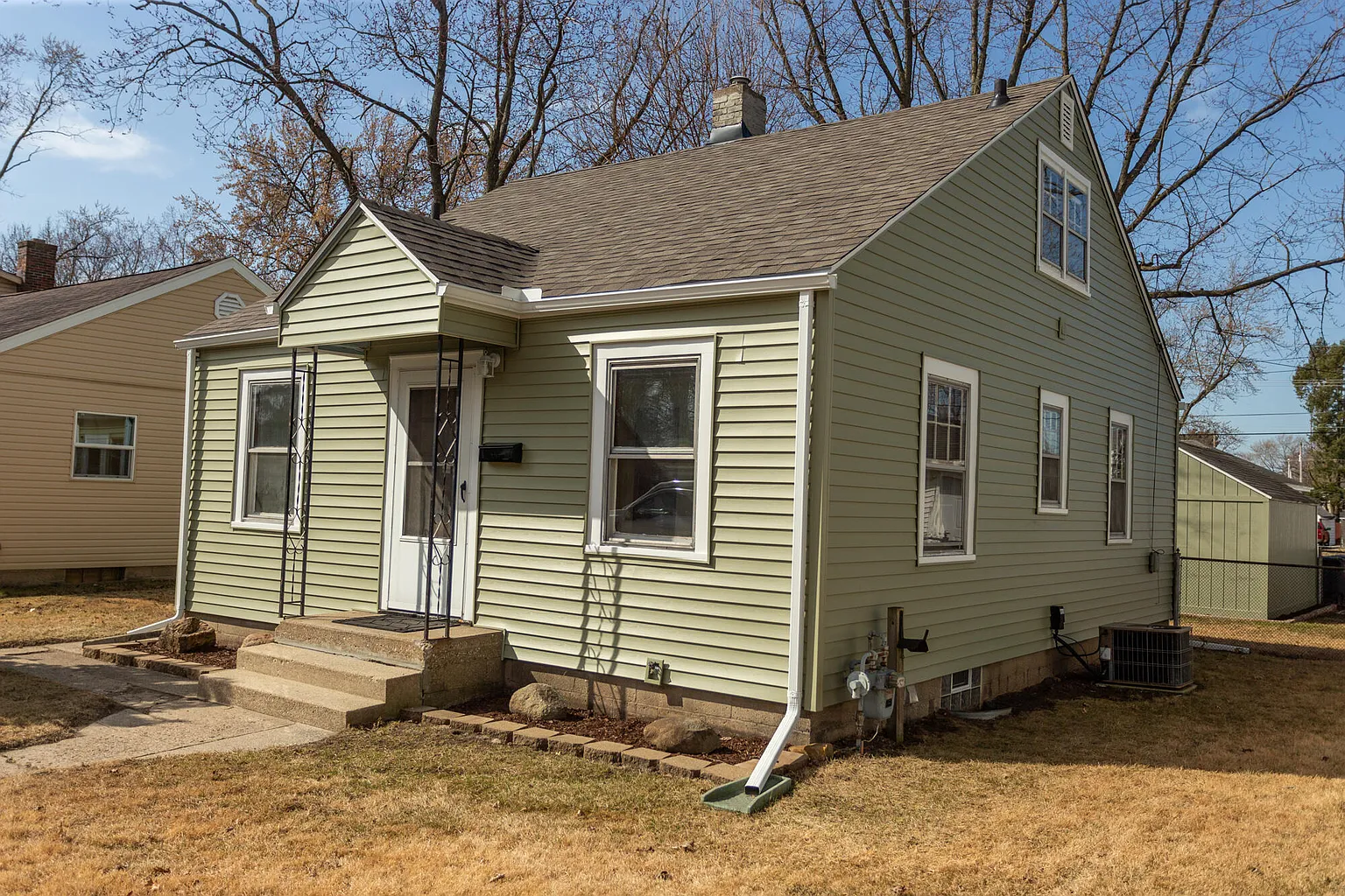 1125 Maple St photo 1