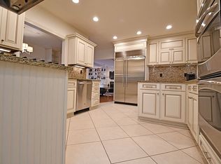 3900 Glen Bluff Rd, Louisville, KY 40222