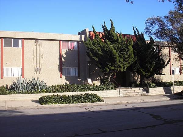 2nd image of 2350 Peacock Ave