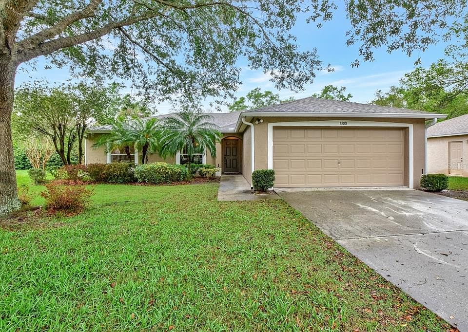 1300 E Benton Lake Dr, Deland, FL 32724 | Zillow