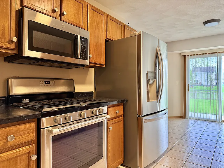 809 Wynstone Way — Photo 3