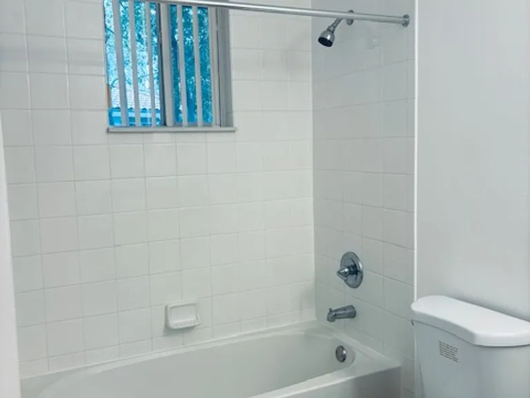 The Mirage Apartments — Photo 32