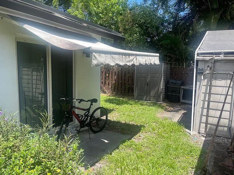 2990 SW 19th Ter — Photo 6