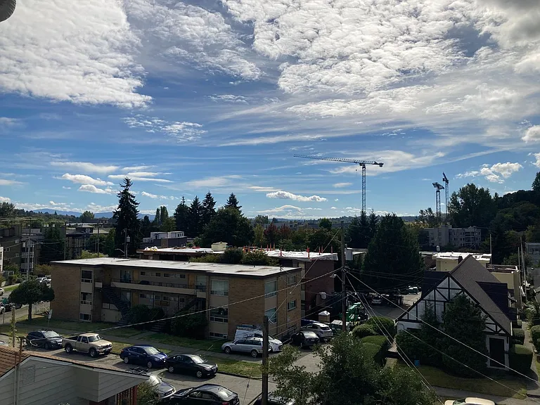 5307 Live Close To University Village And Uw! — Photo 13