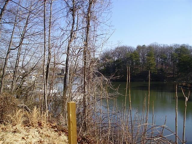 2nd image of 184 Acton Rd