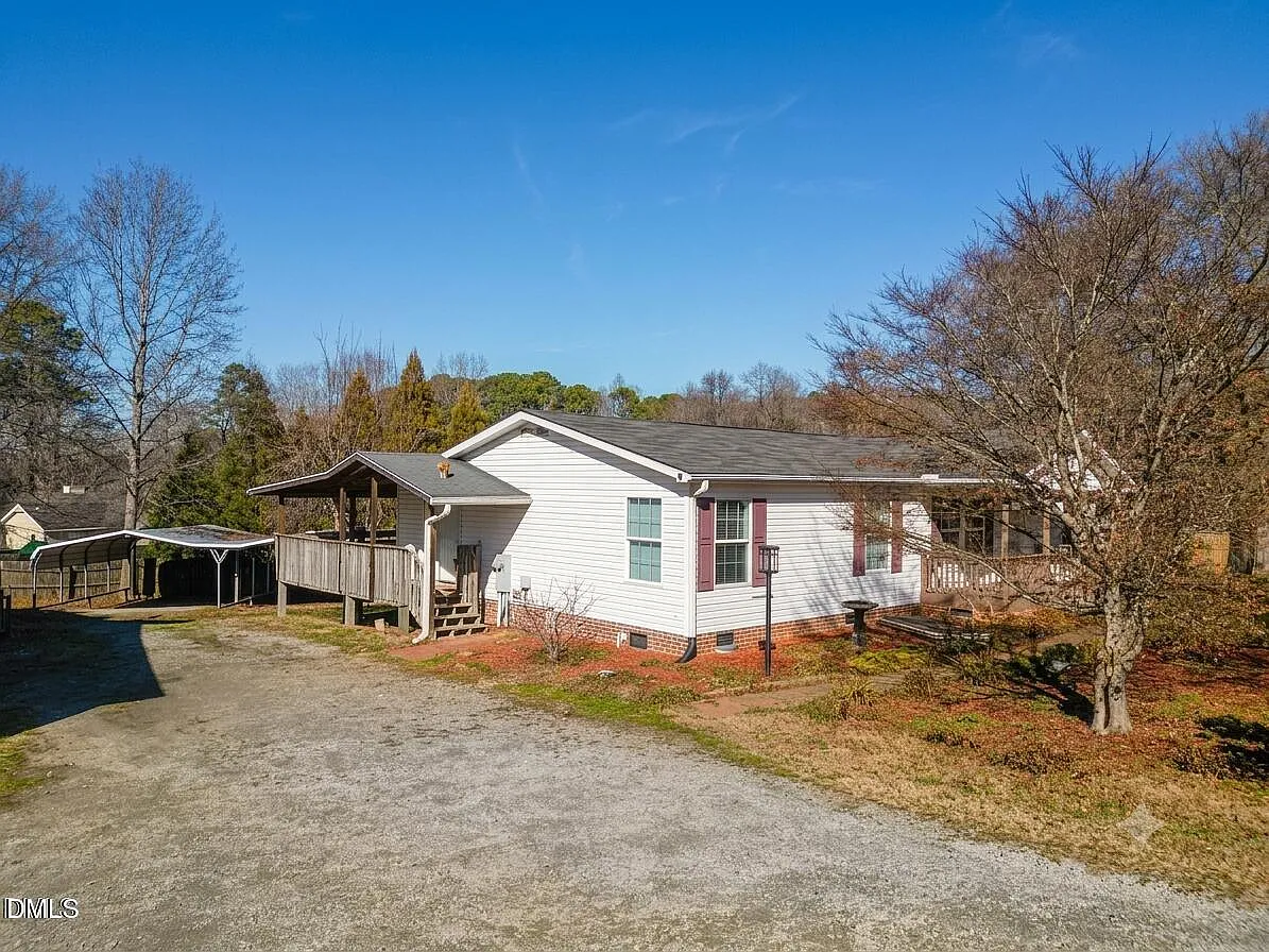 3 bed, 2.0 bath, 1440 sqft, $3,100 — Photo 2