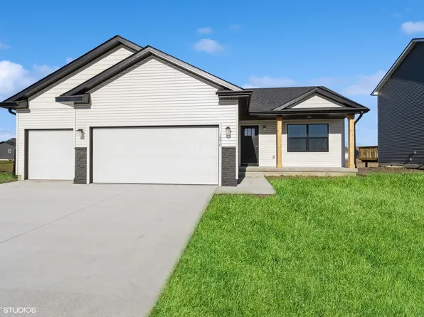 1370 Cedar St, Waukee, IA 50263