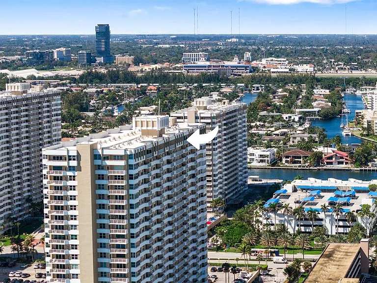 1950 S Ocean Dr #PHB — Photo 31