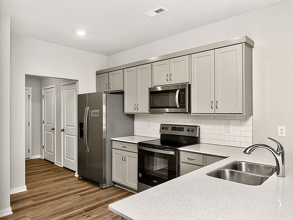 4th image of 3013 NW Countrywood Ln