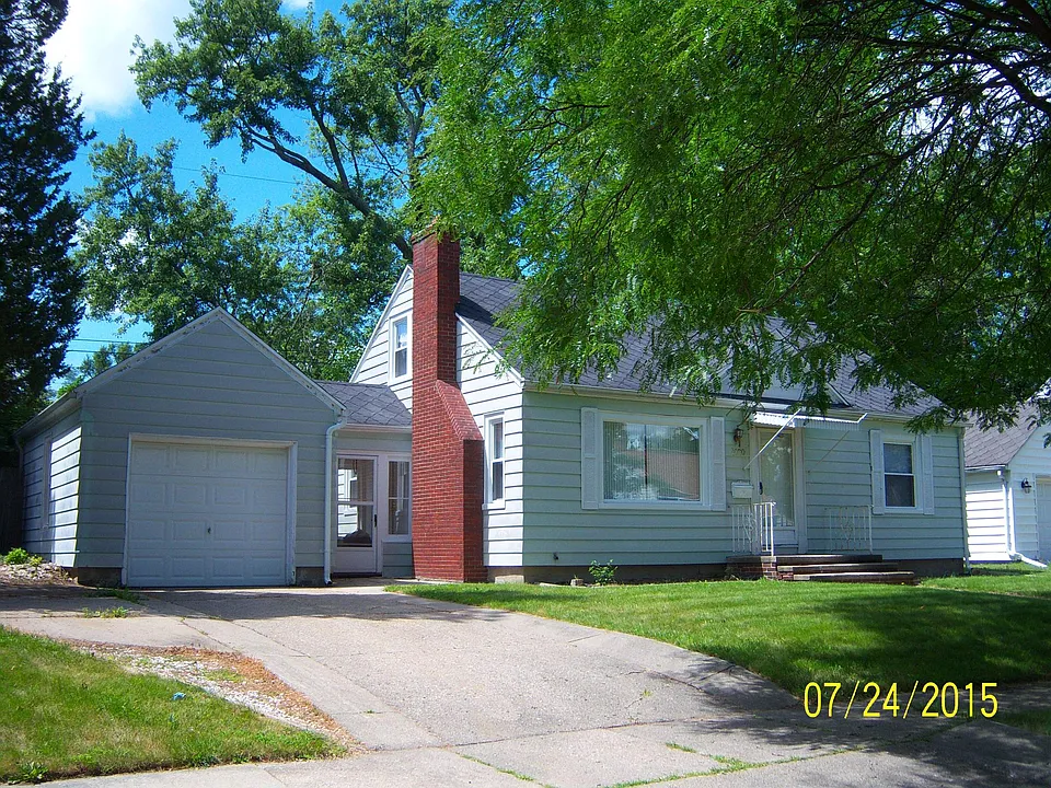 2020 Devonshire Ave