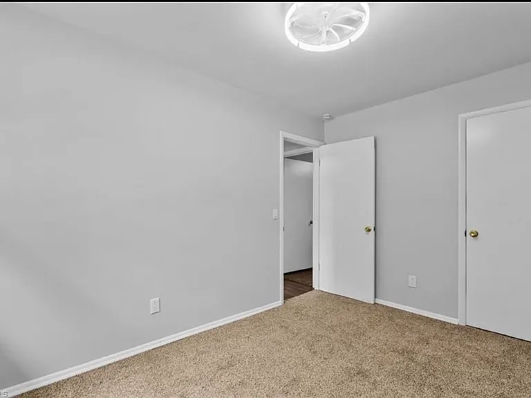 5005 Farmoor Cir — Photo 15