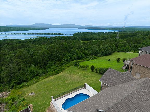 4th image of 87 Valley View Dr W