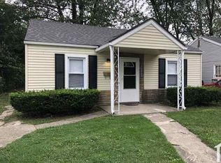 18768 Roscommon St, Harper Woods, MI 48225