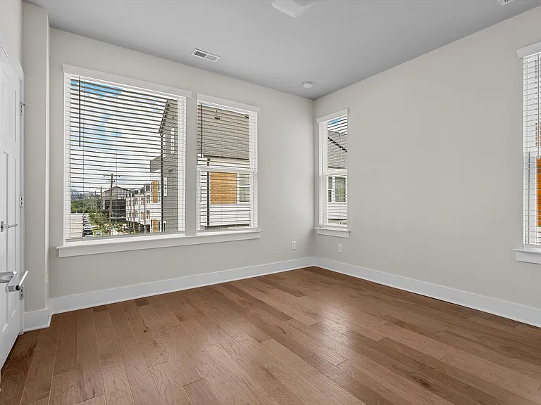 4201 Bryant Terraces Dr — Photo 16