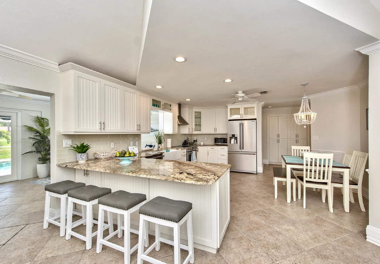 3 bed, 1869 sqft, $10,000 — Photo 2