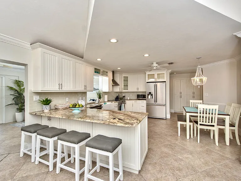 1614 Forest Lakes Blvd — Photo 2