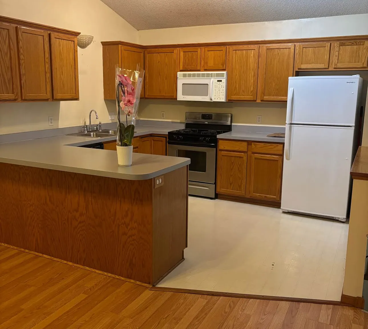 3 bed, 1614 sqft, $1,995 — Photo 3