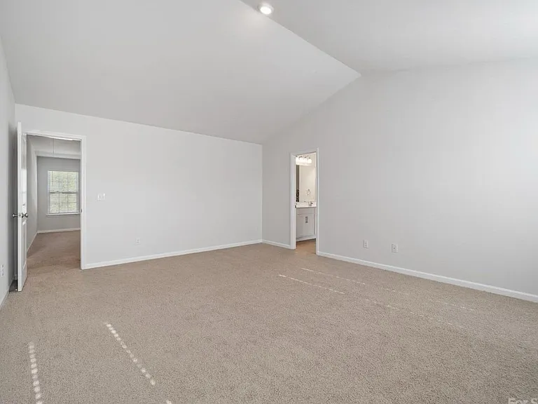 2132 Highland Knoll Dr — Photo 36