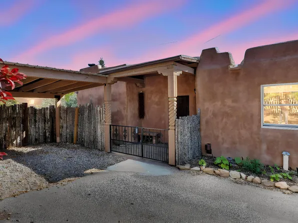 424 Apodaca Hill St, Santa Fe, NM 87501
