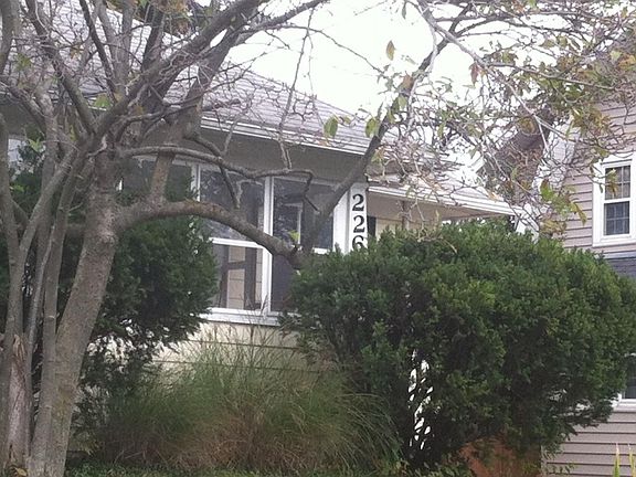 2nd image of 226 Edgemoor Ave