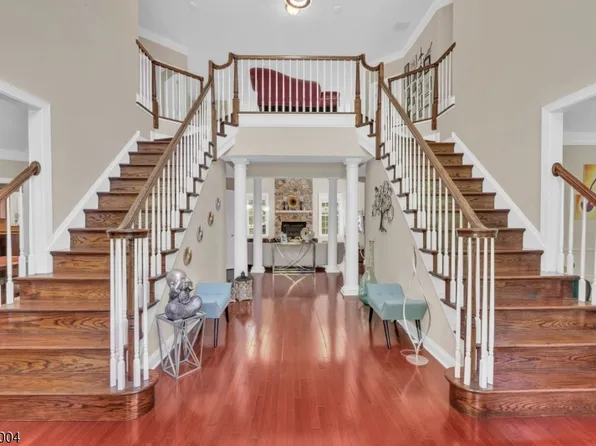 4 Sovereign Dr, Mount Olive Twp., NJ 07836