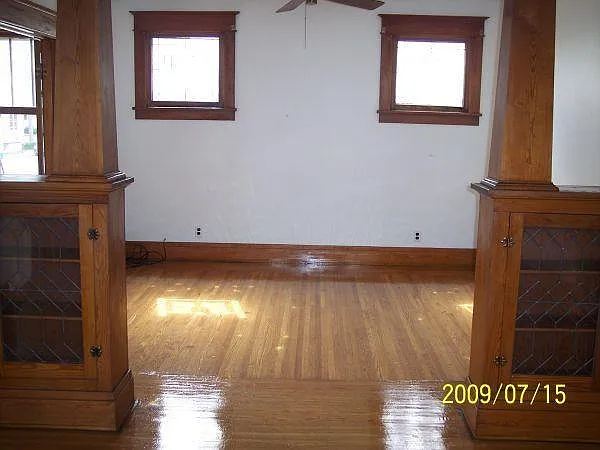 60 Arnold Pl photo 1