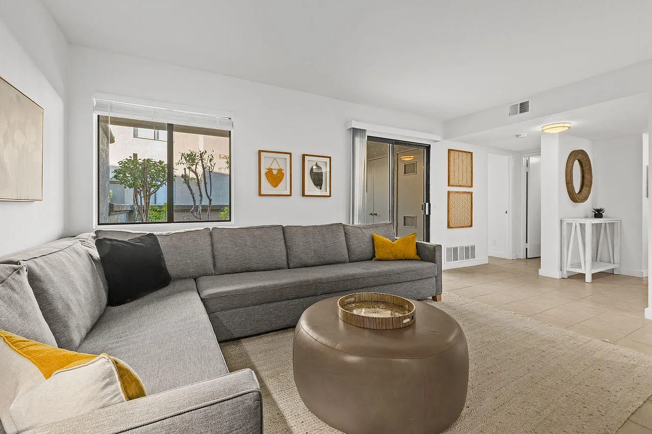 2 bed, 913 sqft, $3,450 — Photo 4