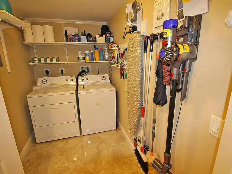 1250 S Miami Ave #802 — Photo 34