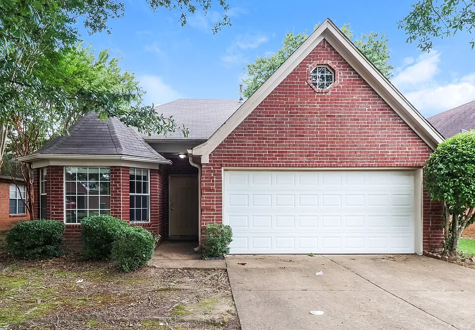 5892 Alexandria Ln