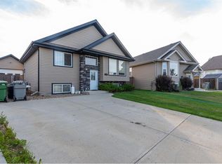 1304 NE 54 Avenue Close, Lloydminster, AB T9V 2K1