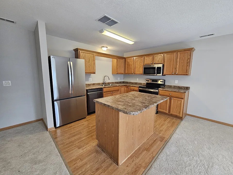 3151 SW Sharmin Ln