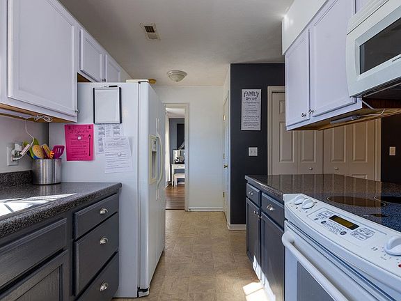 4th image of 110 Granny Smith Dr