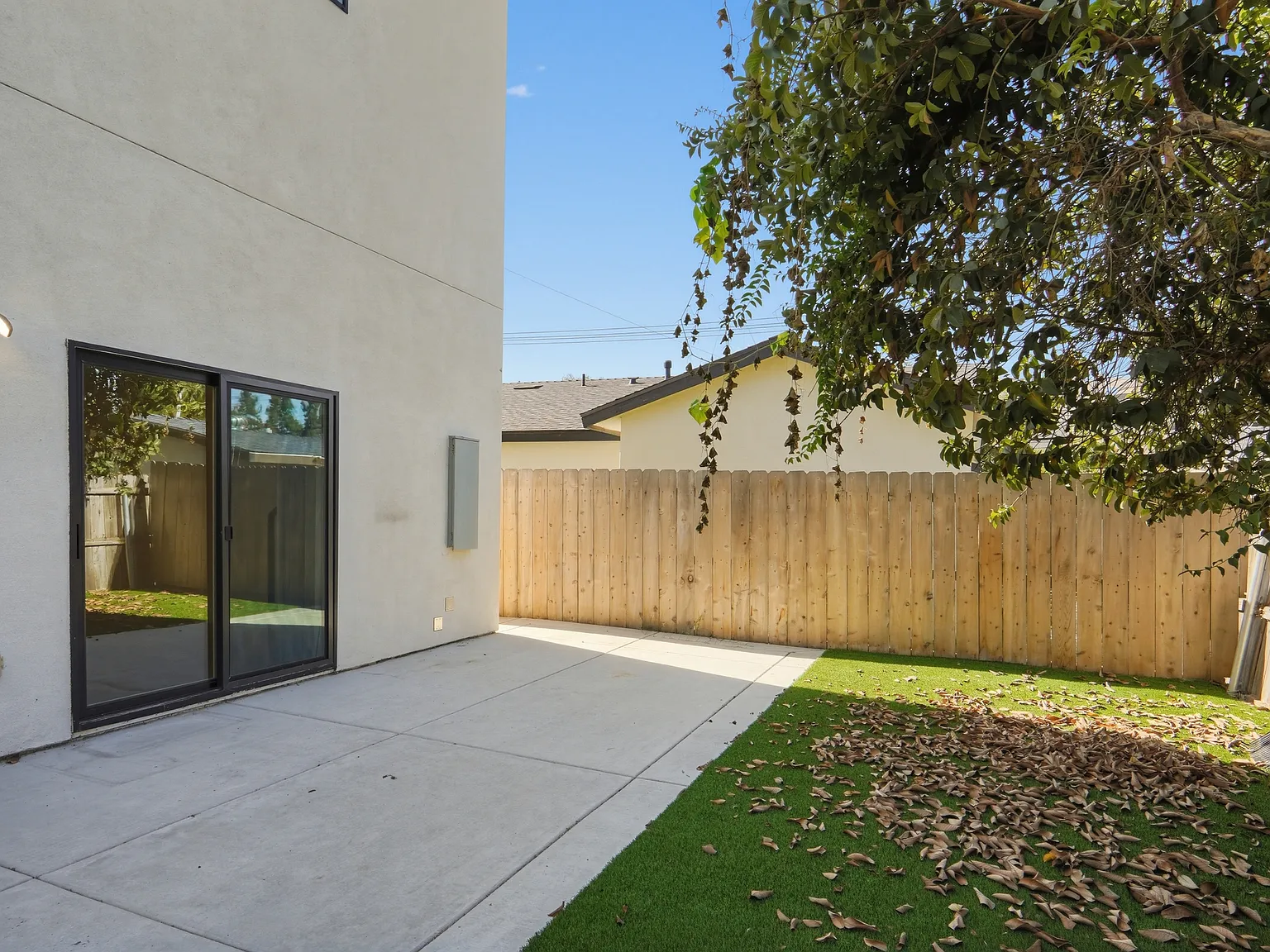 4 bed, 1200 sqft, $5,000 — Photo 3