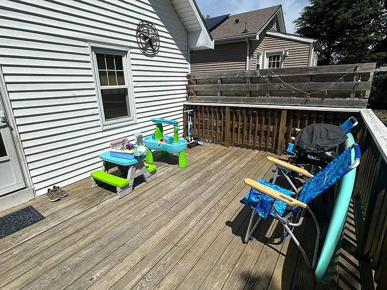 136 Aborn Ave — Photo 15