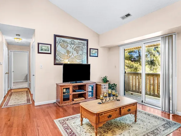 2310 Ravens Crest Dr, Plainsboro, NJ 08536