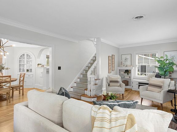 2nd image of 2194 Stanford Ave