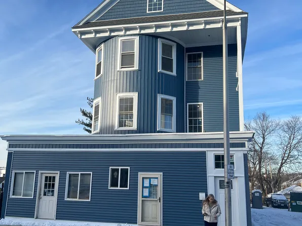 82 Harrison St #2, Worcester, MA 01604