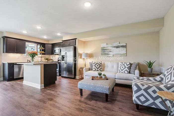 2 bed, 3.0 bath, 1714 sqft, $1,915 — Photo 3