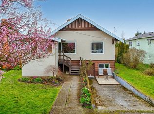 3074 Earl Grey St, Saanich, BC V9A 1W7