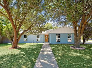 3800 Royal Crest Dr, Fort Worth, TX 76140