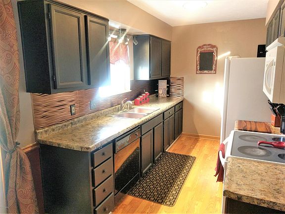 3rd image of 348 Mabel St NW